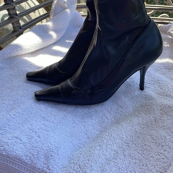 CHANEL black soft leather boots - Picture 11 of 17